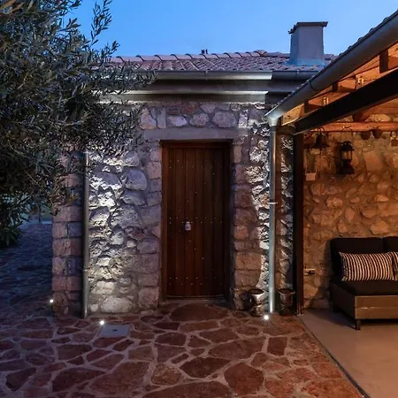 Boutique Stone Dimaina