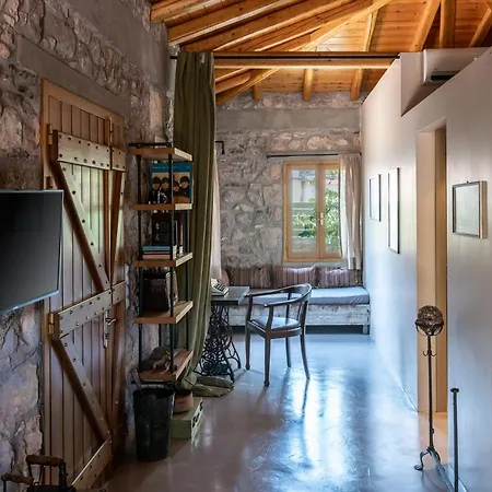 Vakantiehuis Boutique Stone Dimaina