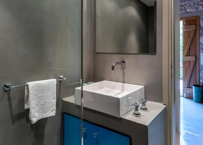 Boutique Stone Dimaina